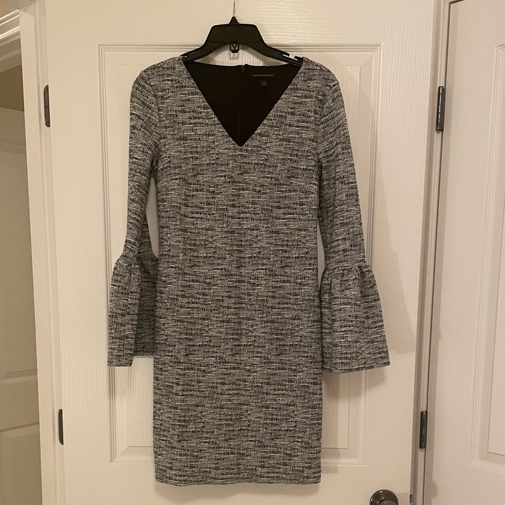 BANANA REPUBLIC Black and White Bell Sleeve Tweed Dress - Picture 3 of 15